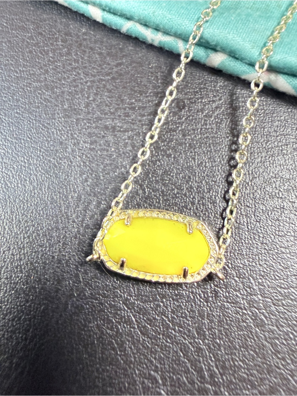 KENDRA SCOTT YELLOW STONE SILVER HARDWARE ELISA NECKLACE